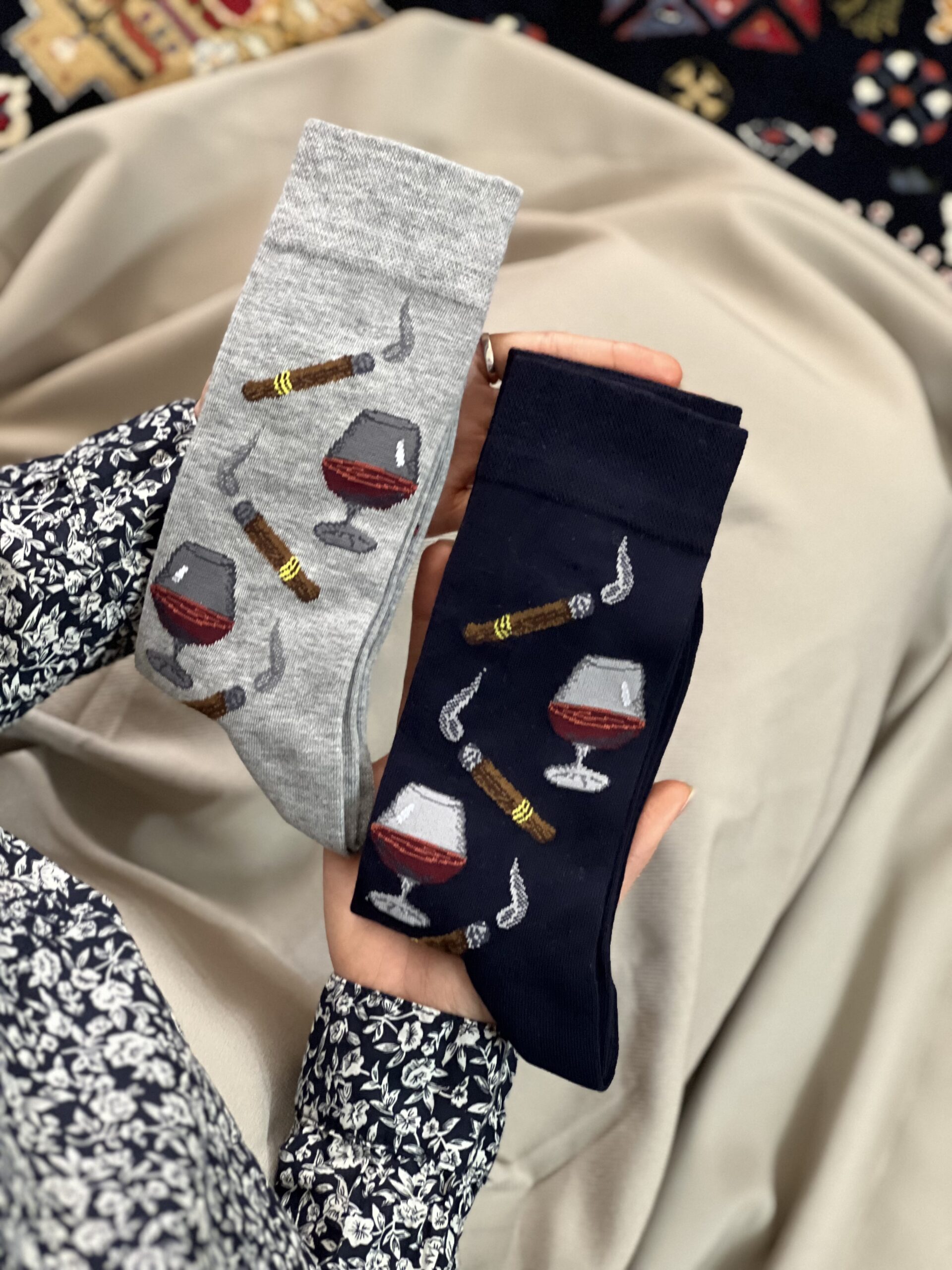 جوراب ساقدار فانتزی طرح شراب و سیگار